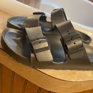 Birkenstocks•Size 40•Size 9-9.5• Dark Gray